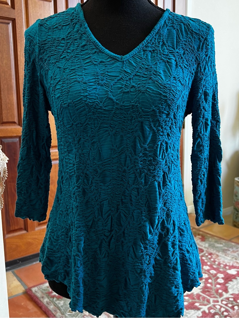 Sno Skins Textured Crinkle Knit Top Turquoise V Neck Asymmetrical Size S - Picture 3 of 7